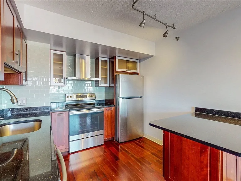 250 Hammond Pond Pkwy #1203N — Photo 6