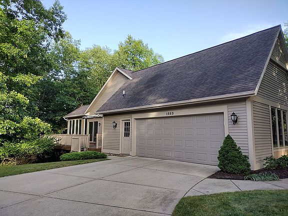 2nd image of 1869 Trillium Cir NW