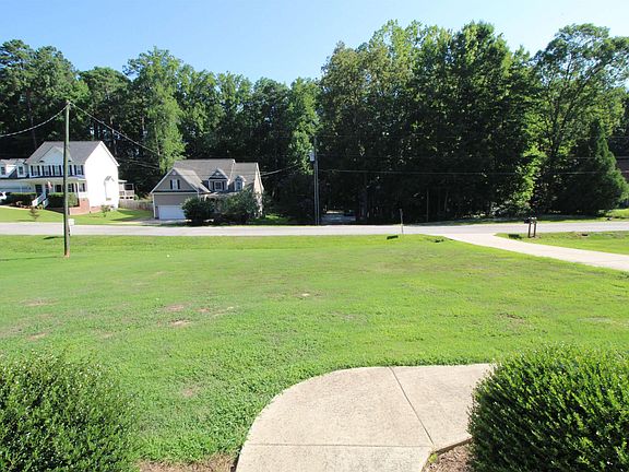 4th image of 1900 Lennox Dr