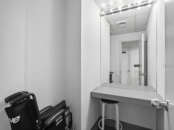 1010 5th Avenue image 15 of 23