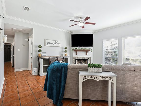3rd image of 7525 Linda Lee Dr