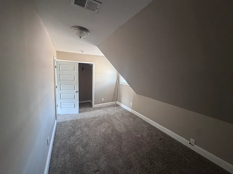 5083 Waterman Blvd — Photo 14