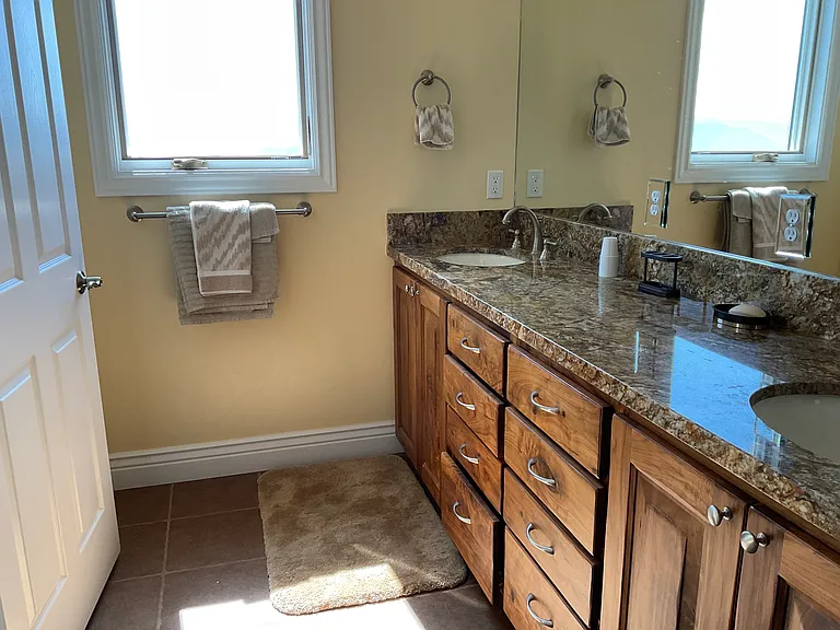 425 Jungfrau Hill Rd — Photo 13
