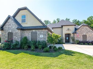 460 Long Acre Dr, Bossier City, LA 71111