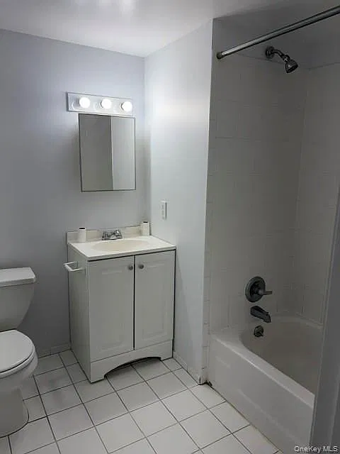 1 bed, 1.0 bath, 450 sqft, $1,850 — Photo 2