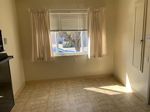 5th image of 14 Magnolia Ave #14