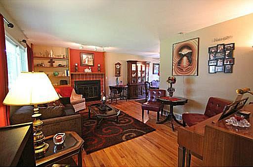 4th image of 18285 Amberly Ln