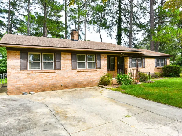 5710 Chisholm Trl, Fayetteville, NC 28303