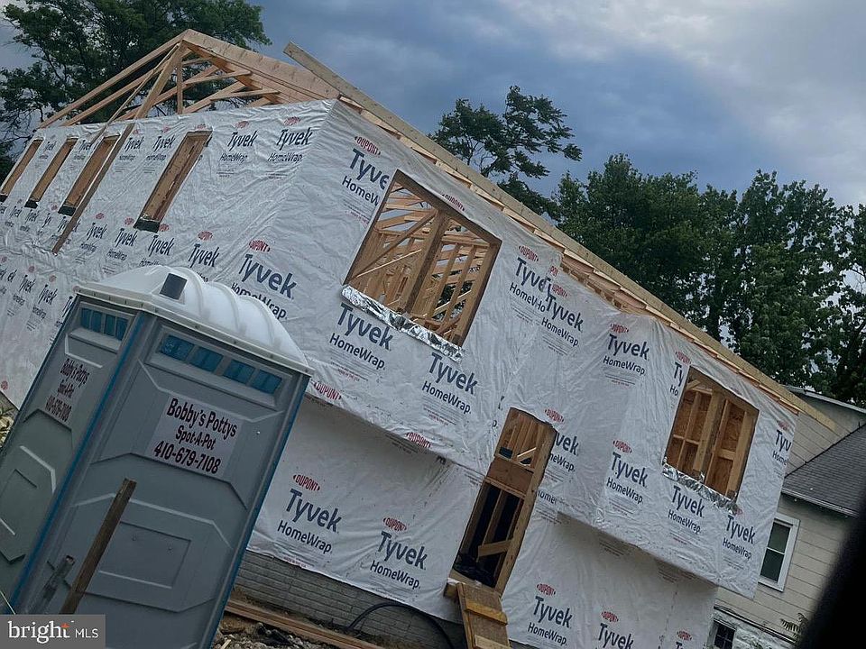 1st image of 712 61st Ave