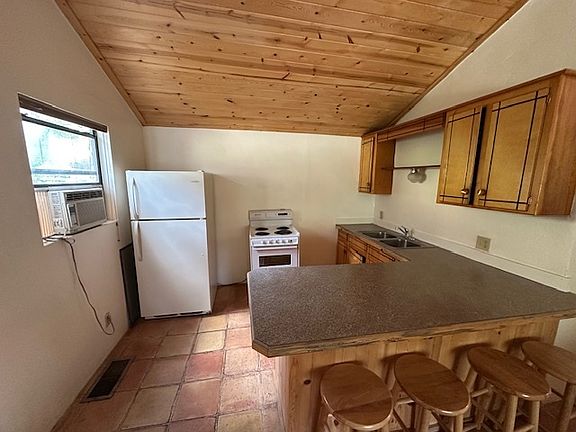 5th image of 711 Main Rd Cabin 10