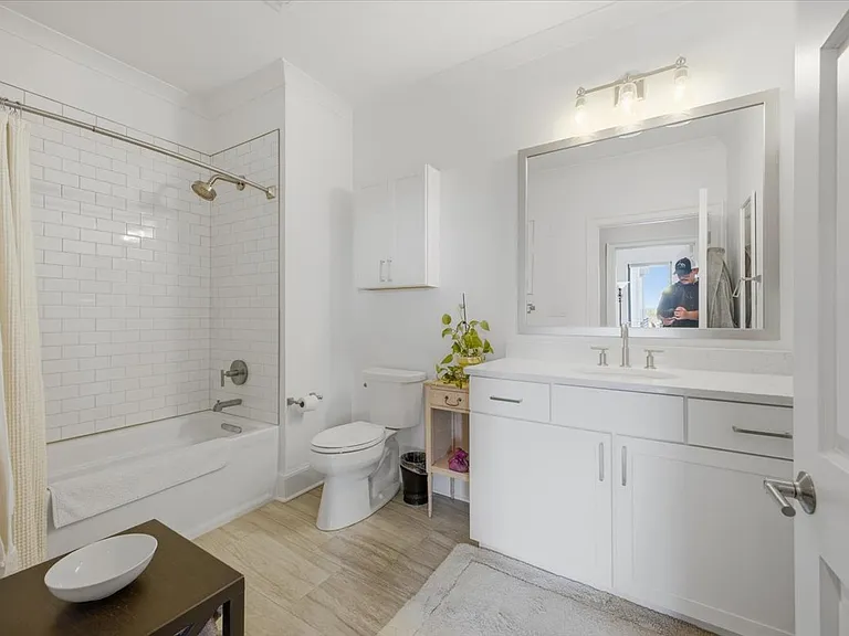 116 West Ave — Photo 26