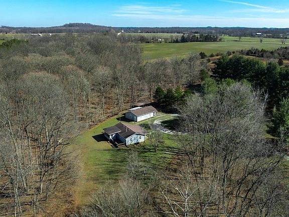 4th image of 370 Redbud Ln