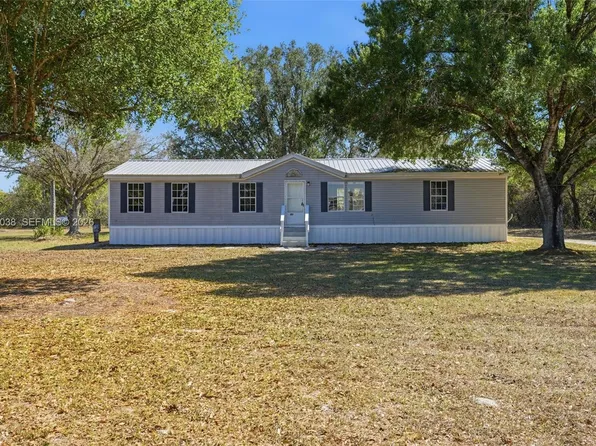1446 Seminole Ave, Labelle, FL 33935