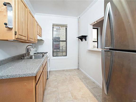 3rd image of 3120 Kingsbridge Ave #2E