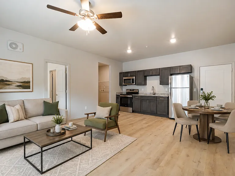 1505 Avenue Aapartment #12 — Photo 2