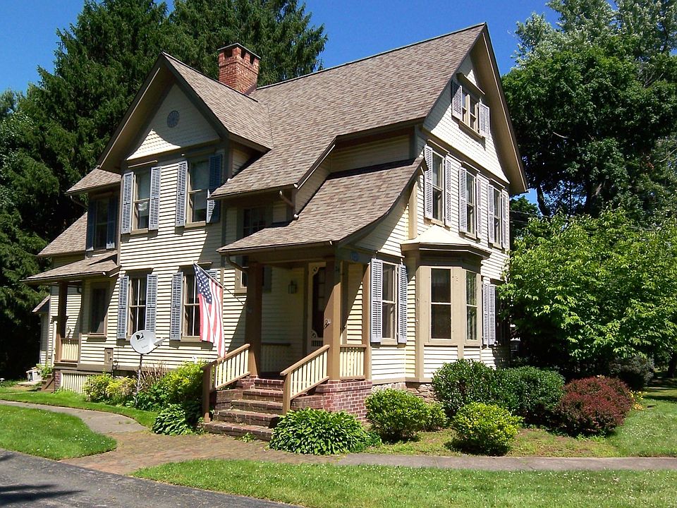 1st image of 34 Monroe Ave