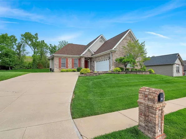 619 Dunmore Place Dr, Saint Charles, MO 63304