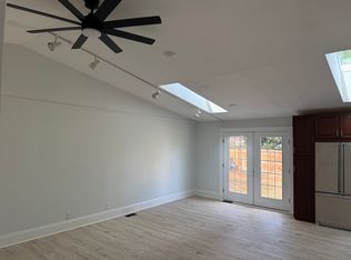 228 Walker Rd, Great Falls, VA 22066