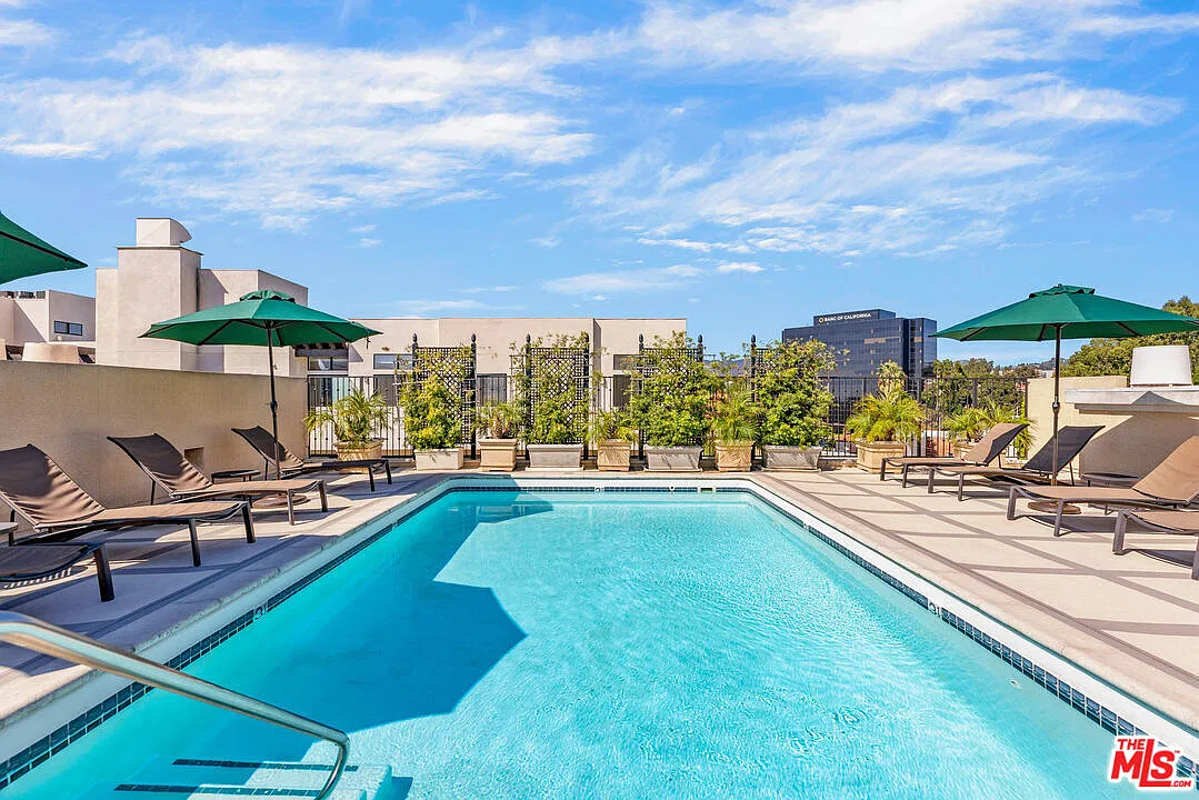 2 bed, 3.0 bath, 2312 sqft, $8,950 — Photo 3