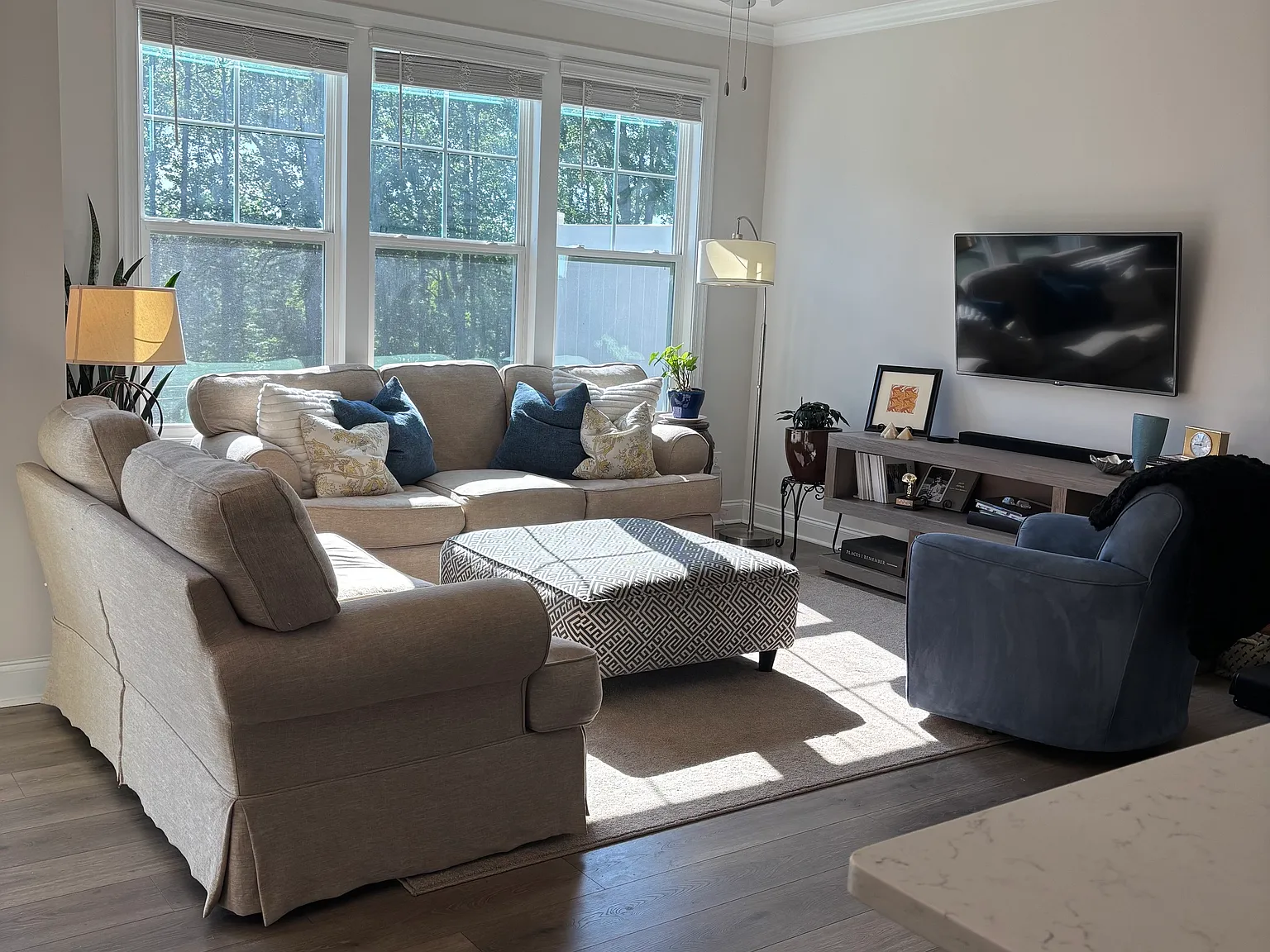 3 bed, 2.5 bath, 1699 sqft, $2,250 — Photo 4