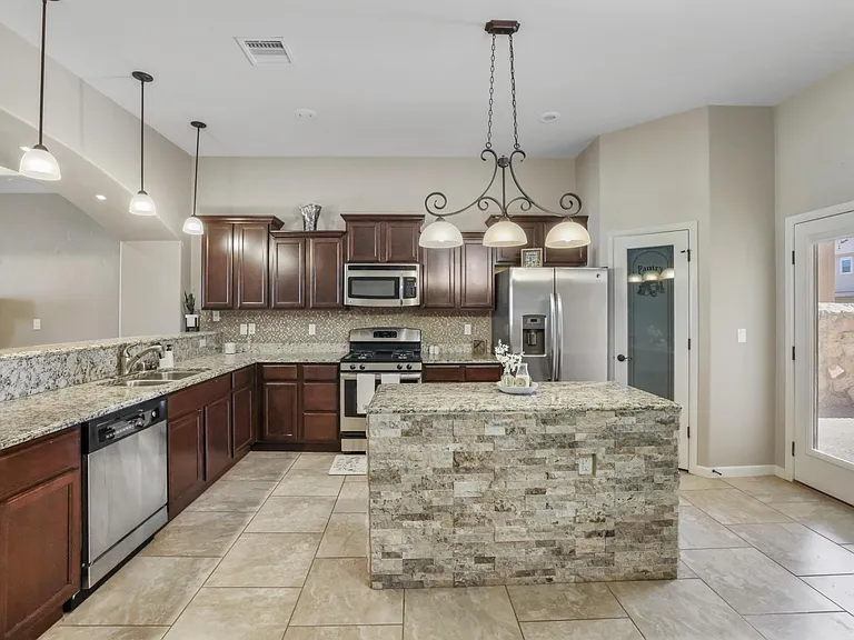 14676 Ava Leigh Ave — Photo 9