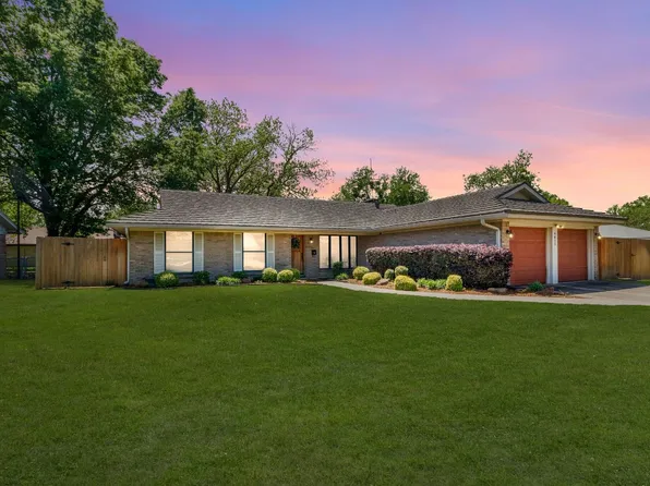 9013 Mahan Dr, Benbrook, TX 76116