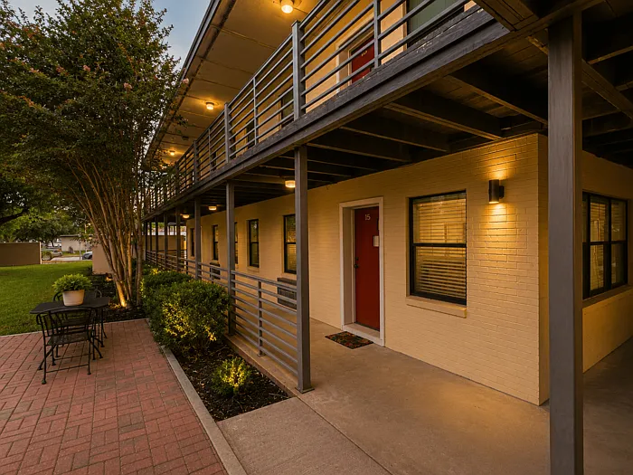 1 bed, 1.0 bath, $785 — Photo 3