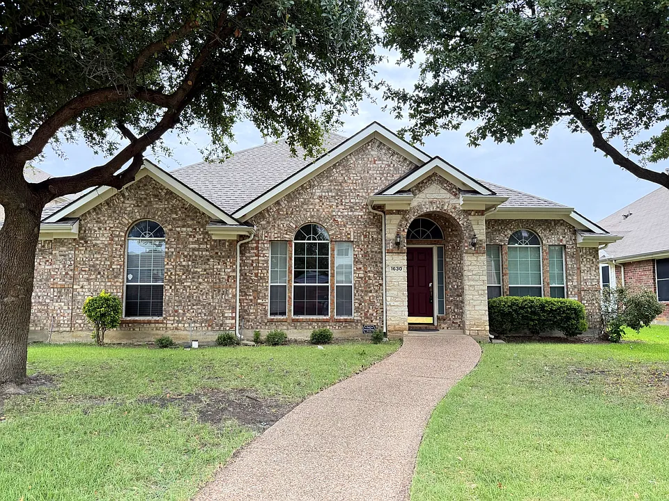 1630 Lagonda Ln