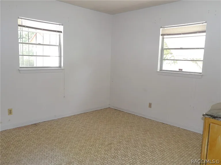9381 S Istachatta Rd — Photo 9