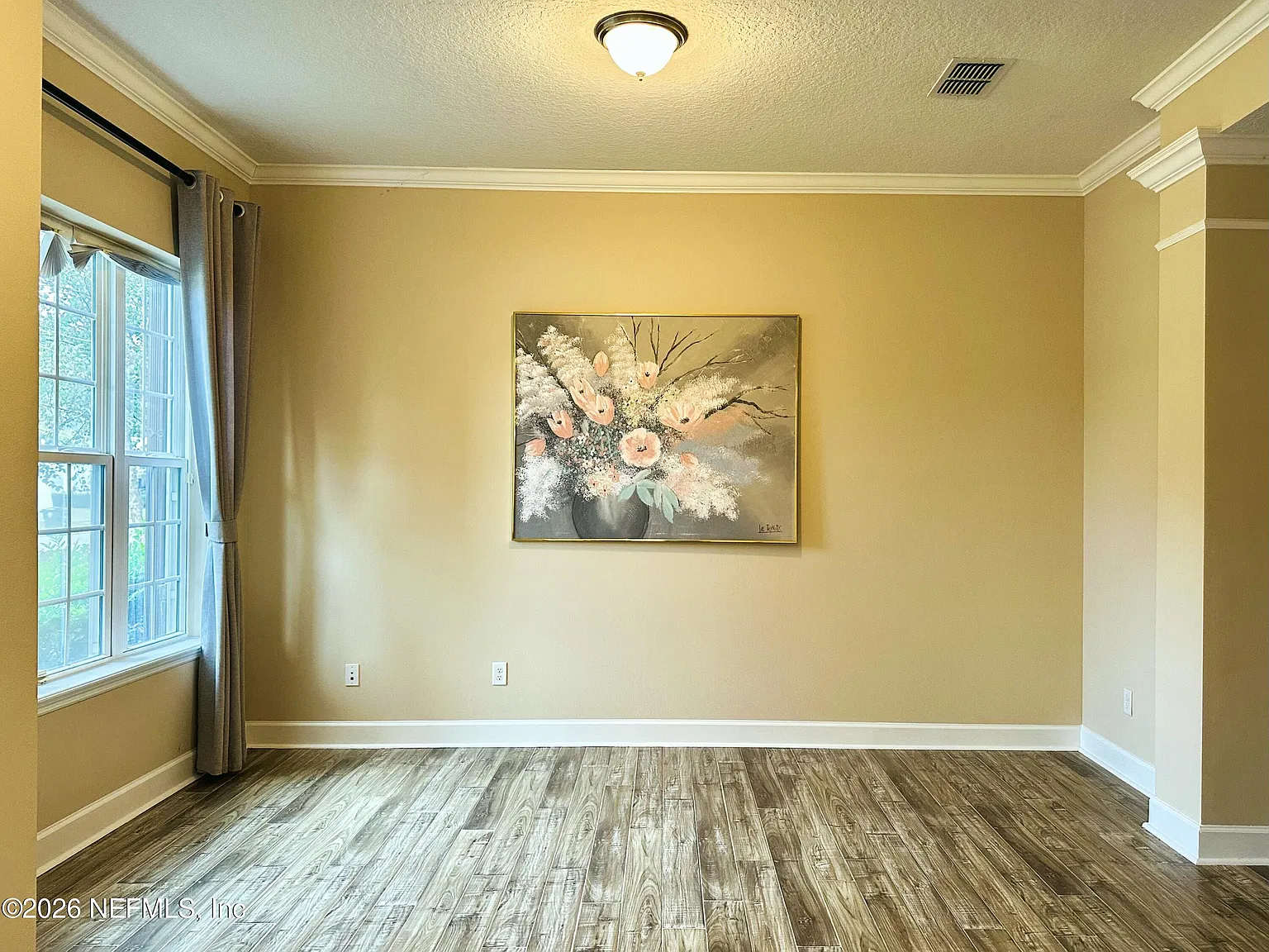 5 bed, 4.0 bath, 3888 sqft, $5,600 — Photo 3