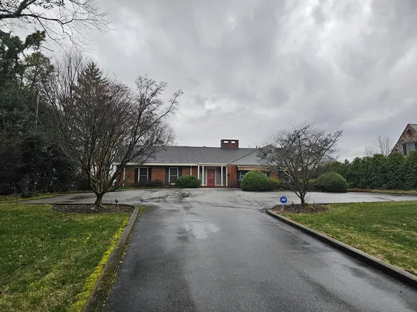 230 W Brow Rd, Lookout Mountain, TN 37350