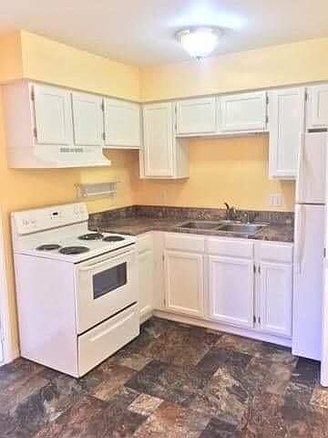 1st image of 979 Royce Ave