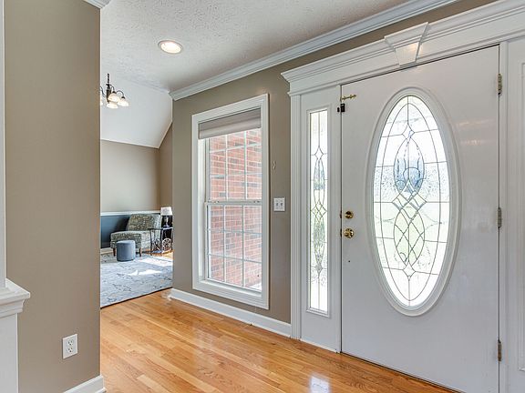 3rd image of 132 Highland Cir