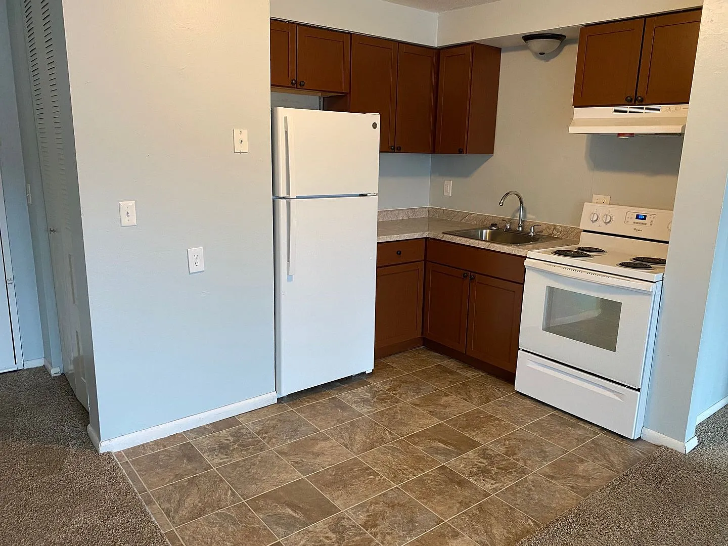 Aldrich Apartments | Near I-94 & Theodore Wirth — Photo 1