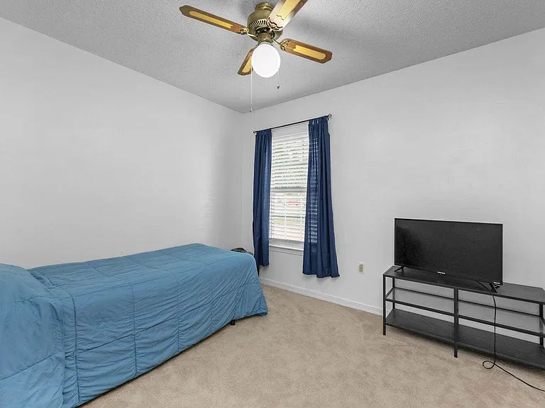 400 Brown Pl — Photo 13