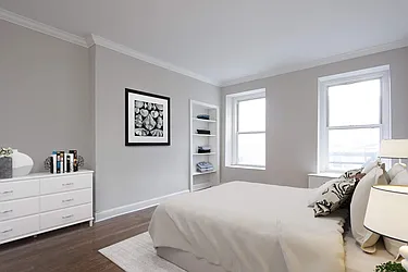 Rented by R New York