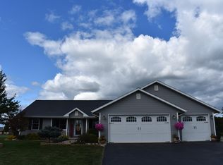 696 Penrose Rd, Dixon, IL 61021