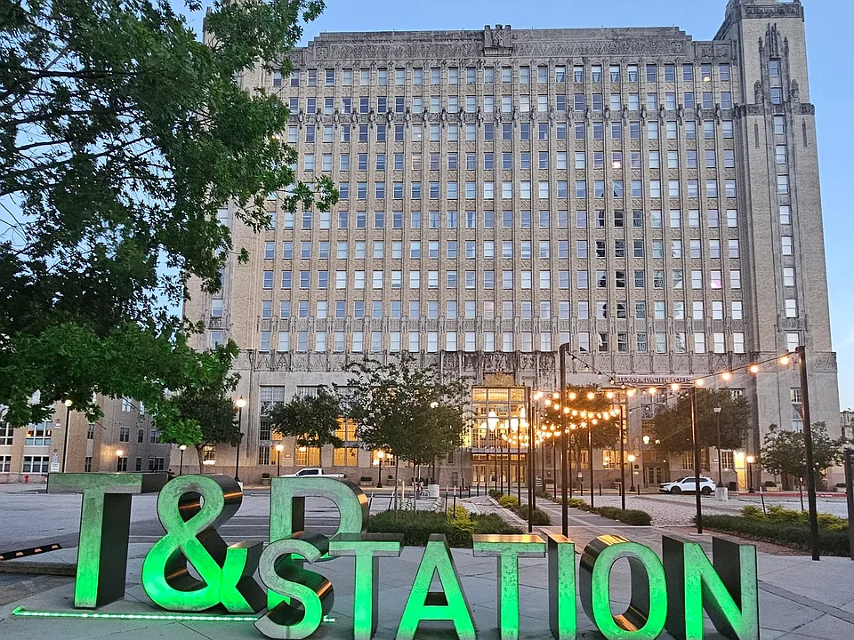 221 W Lancaster Ave #9012