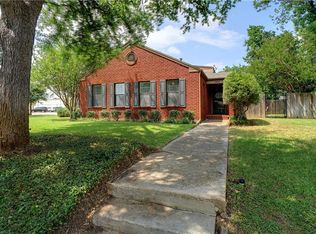 6464 Curzon Ave, Fort Worth, TX 76116