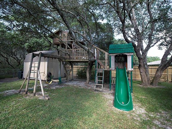 5th image of 107 Barcelona Dr