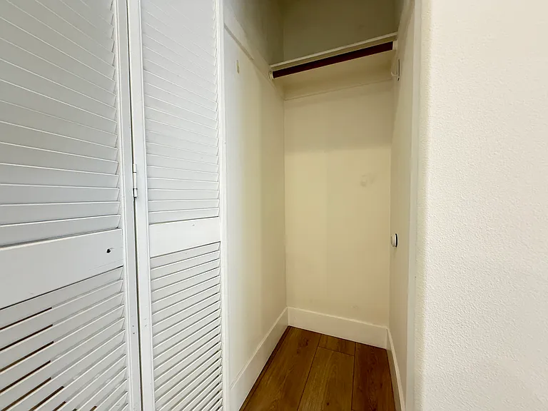 300 E Providencia Ave — Photo 8