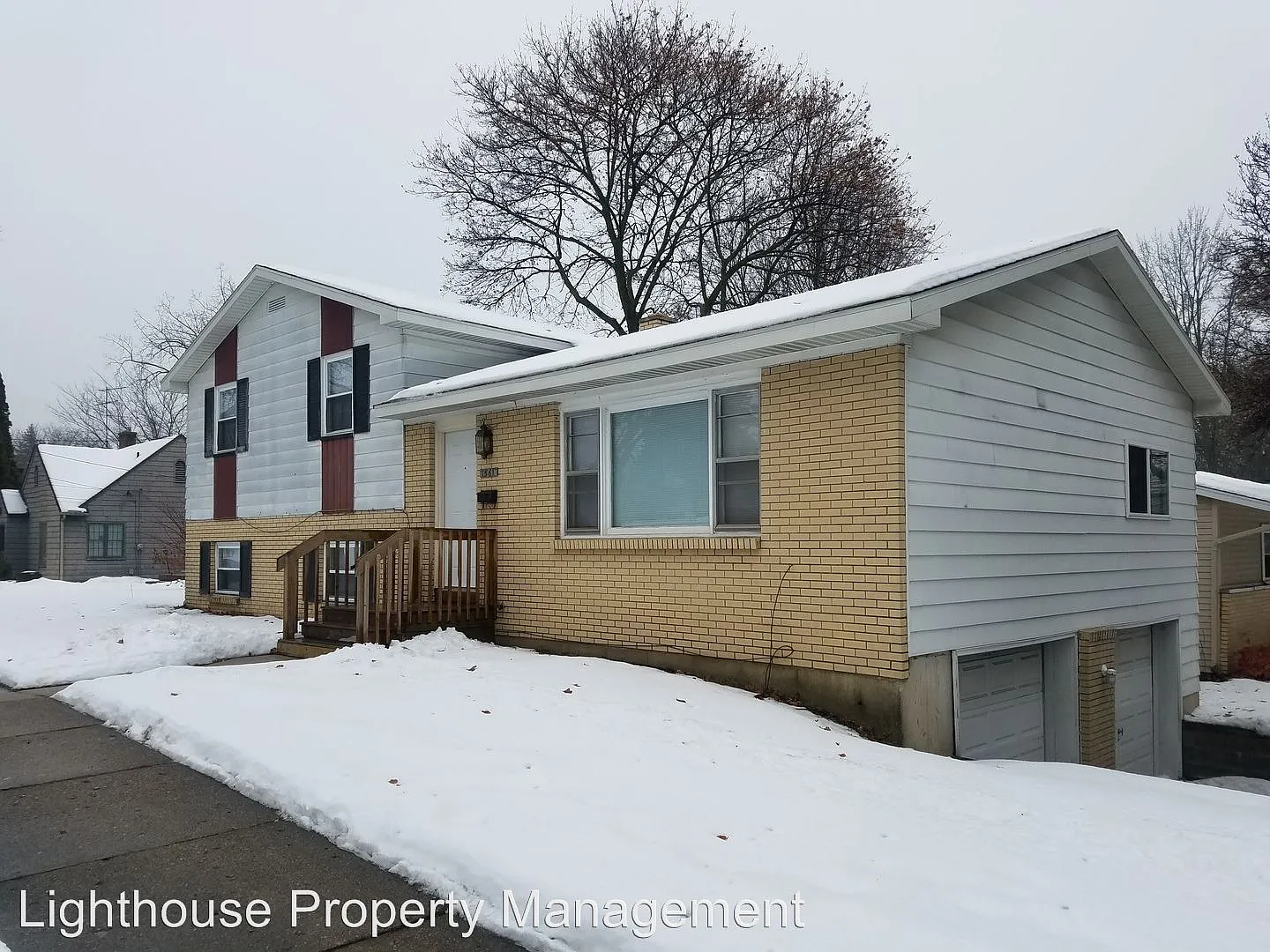 1561 Fuller Ave NE photo 1
