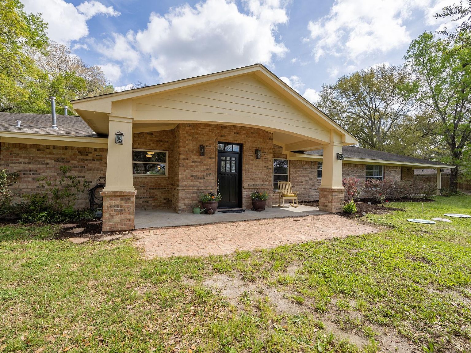 403-403B Rustic Ln, Friendswood, TX 77546 | Zillow