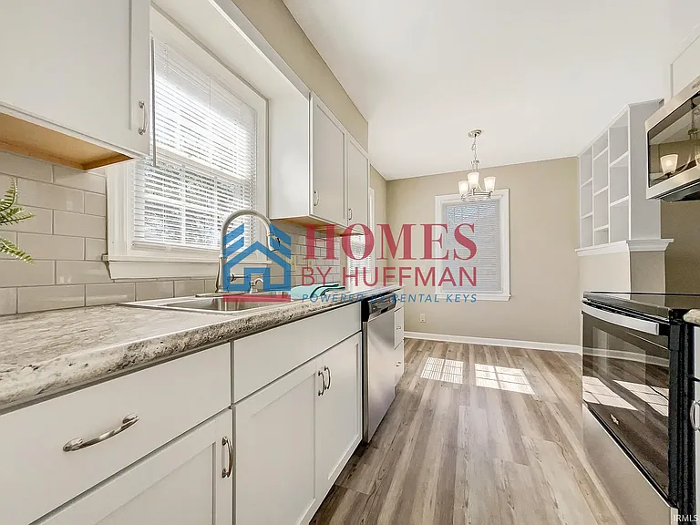 2913 Jackson Ave — Photo 10