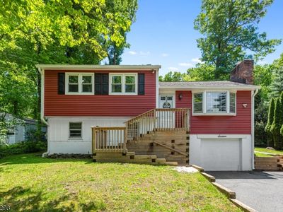 16 Sioux Trl, Denville, NJ, 07834