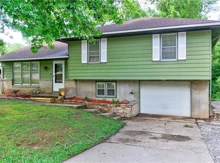 1006 E Salisbury Rd, Independence, MO 64050