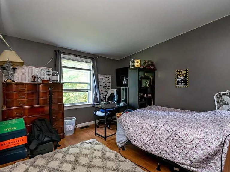 9 Gardner Cir #A — Photo 8