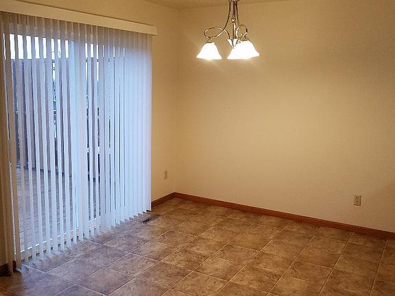 Dining room open to Upper Deck