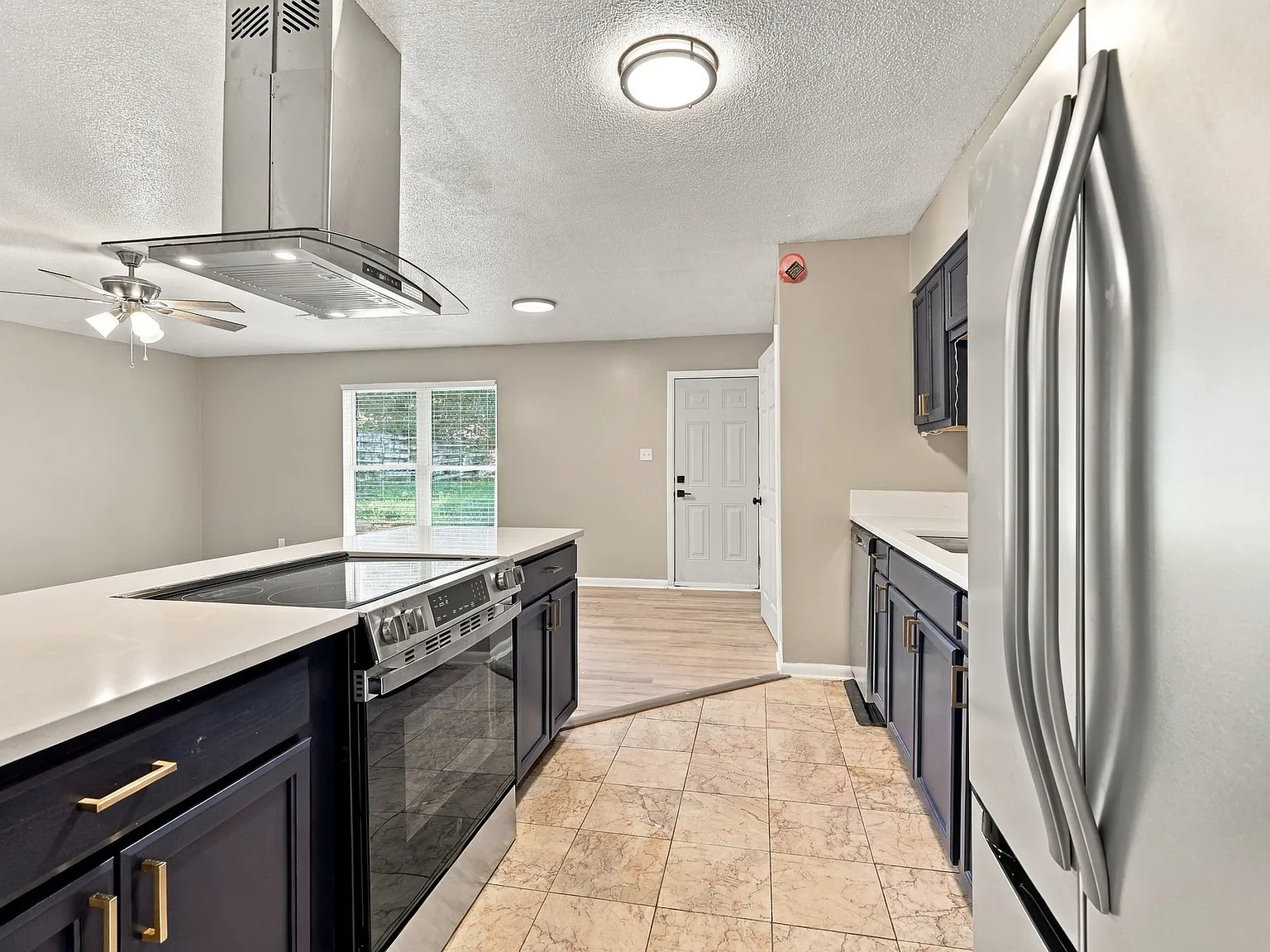 3 bed, 1476 sqft, $1,800 — Photo 3
