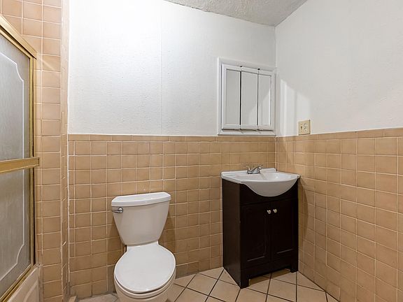 3rd image of 6384 Doniphan Dr